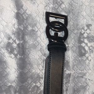 DG belt.. worn a few times, have a scratch on the DG sign. Send your best offer